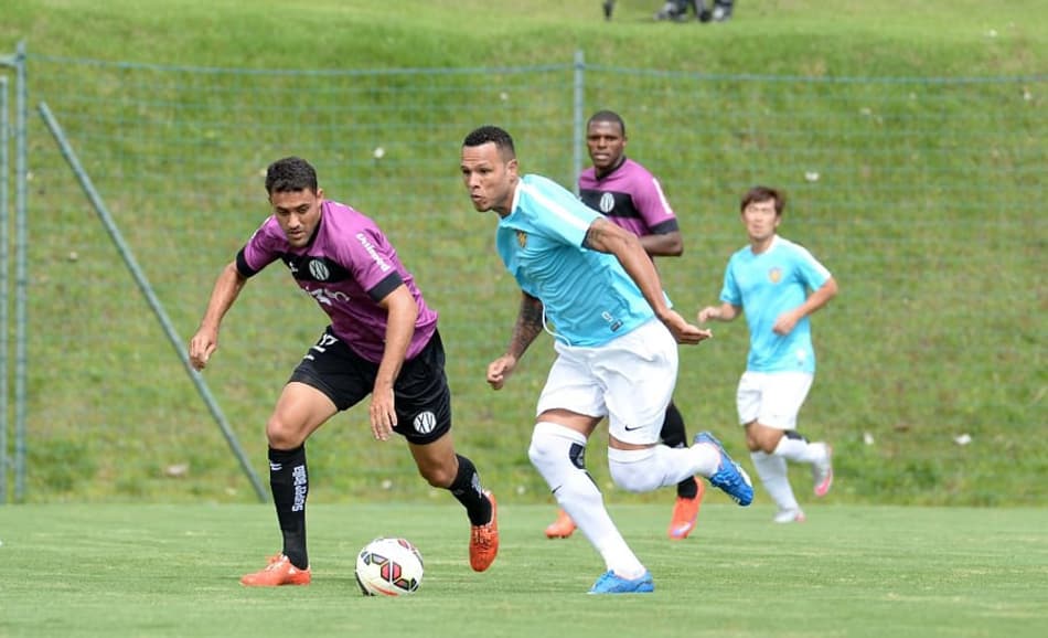Na estreia de Jadson e Fabuloso, time chinês perde para o XV de Piracicaba