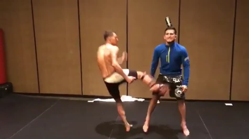 Anthony Pettis brinca com irmão (FOTO: Reprodução)