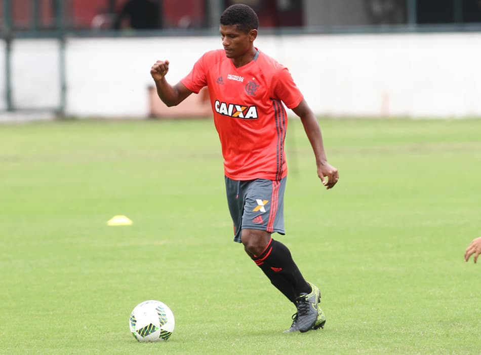 Márcio Araújo não se preocupa com concorrência: ‘Que venham os melhores do mundo’