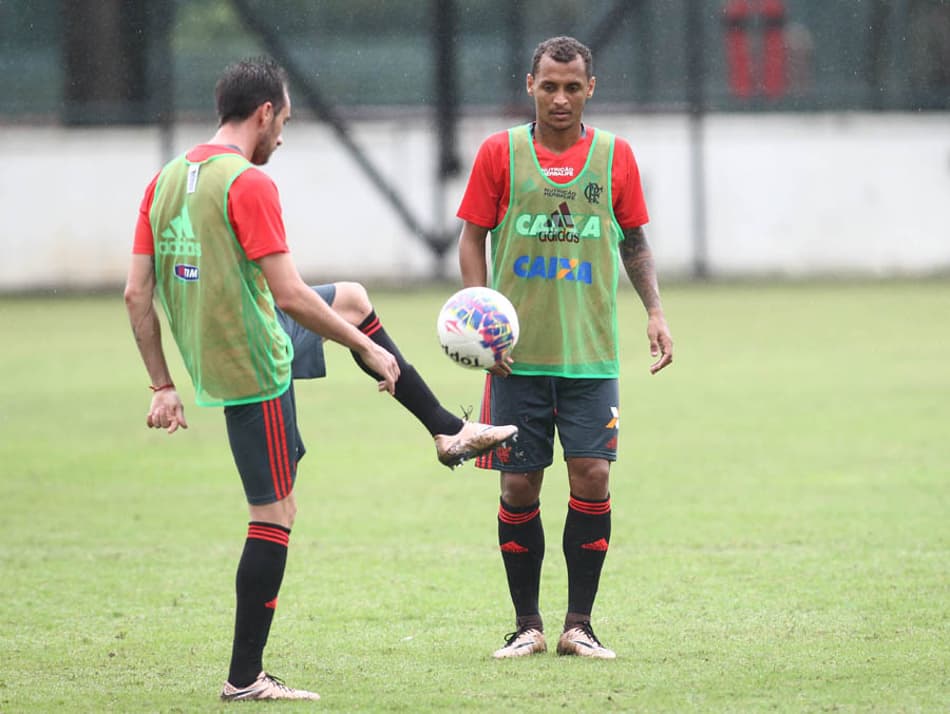 AGORA! Muricy ajusta defesa e ensaia jogadas de ataque no Fla