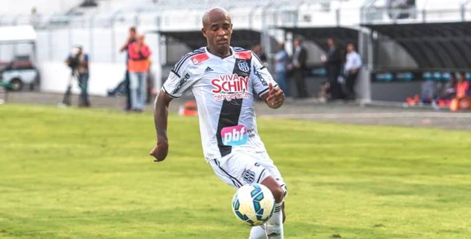 Transferência para o Catar não sai, e Alexandro retorna para a Ponte Preta