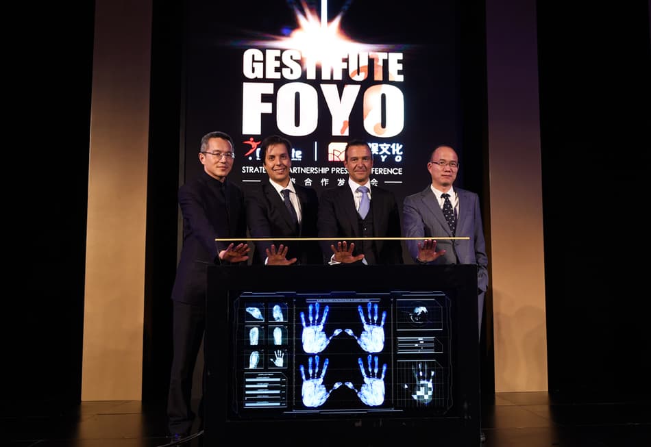 Poderosos se unem para promover futebol chinês