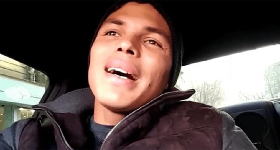 Thiago Silva se arrisca de cantor e vira piada nas redes sociais