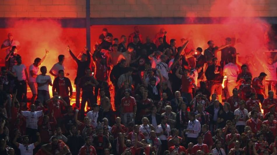 Futebol na Terrinha: Benfica teme receber punição da Uefa por conta do comportamento de sua torcida
