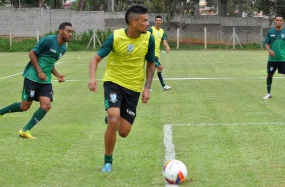 Perto da estreia no América-MG, Rafael Bastos quer equipe ligada neste início de temporada