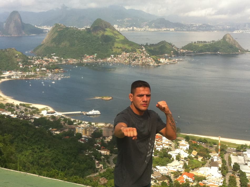 Dos Anjos convoca Khabib para lutar em julho por título do UFC