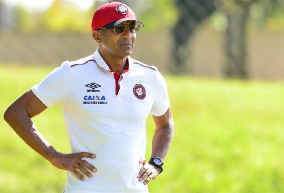 Cristovão diz que escalação do Furacão dependerá das condições de cada jogador