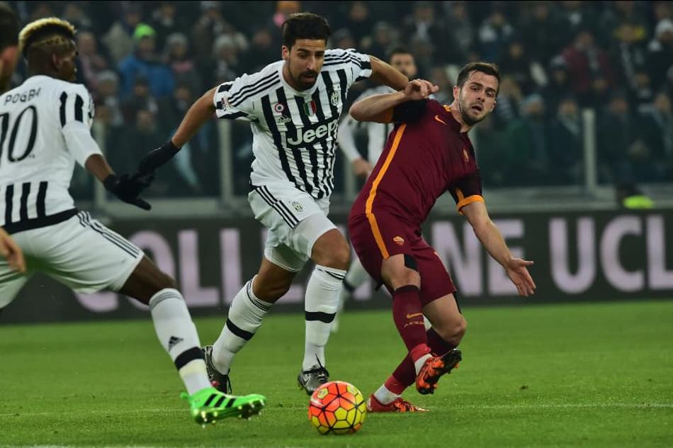 Juventus derrota a Roma e cola no líder do campeonato italiano