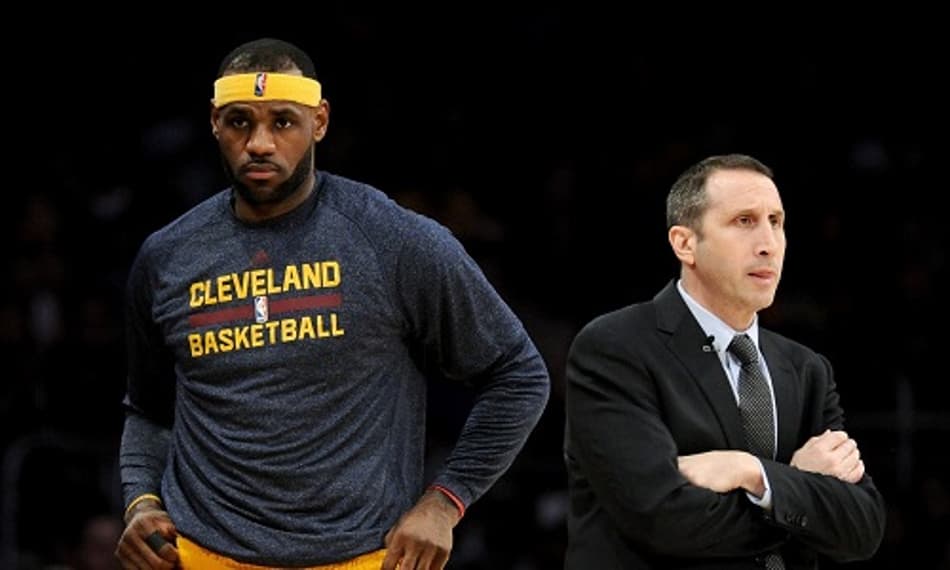 Surpreso, LeBron James nega rumores e garante não ter influência na saída de David Blatt