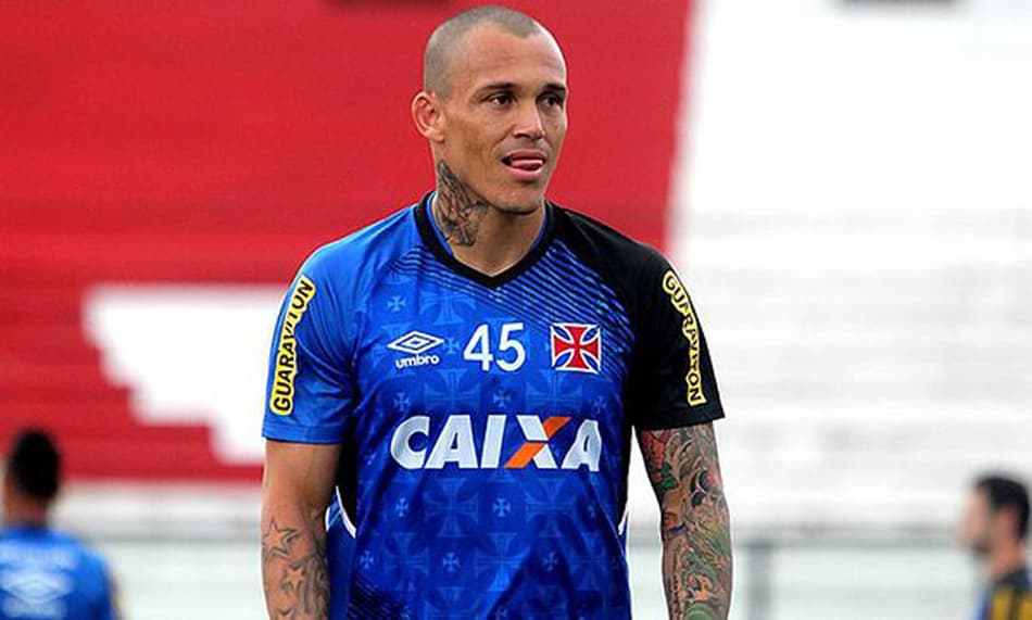 Jogador do Vasco ganha ação de R$ 600 mil contra ex-clube