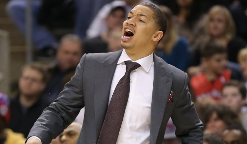 Após nova derrota, Tyronn Lue volta atrás e mudará time titular do Cavs