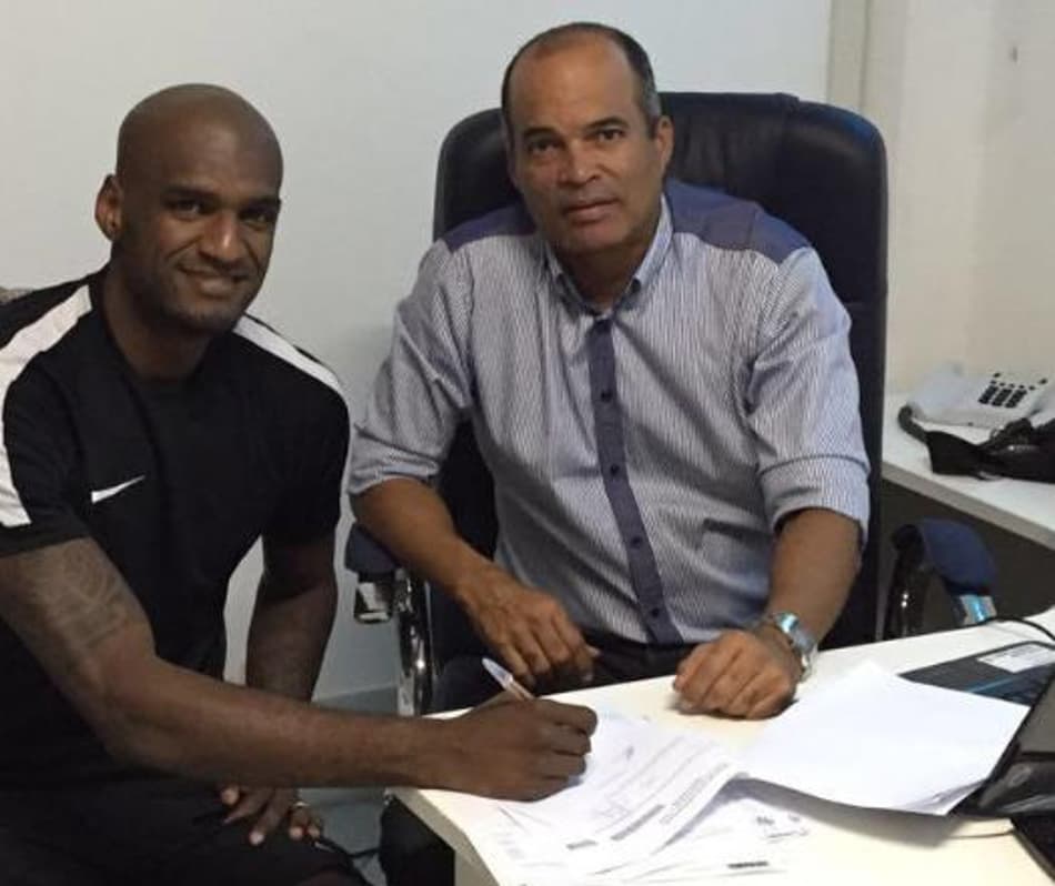 Célio faz primeiro jogo como titular e projeta jogo difícil com o Coritiba