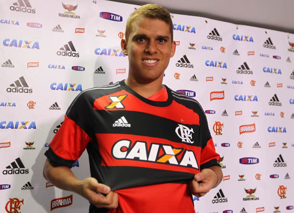 Cuéllar destaca grandeza do Fla em apresentação e garante: ‘Vou dar o meu melhor’