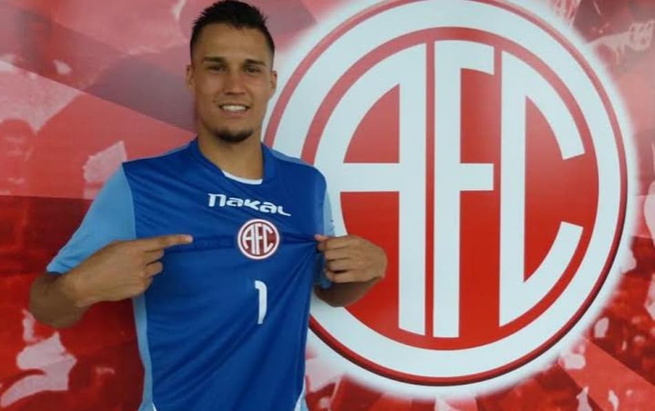 Revelado pelo Vasco e com passagens por clubes da Itália e de Portugal, zagueiro Roni acerta com o América