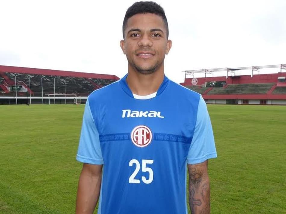 América anuncia contratação de lateral-esquerdo ex-Botafogo