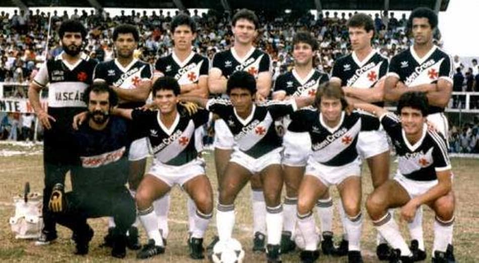 Ex-Vasco, Geovani lembra primeiro jogo no qual Romário marcou como profissional