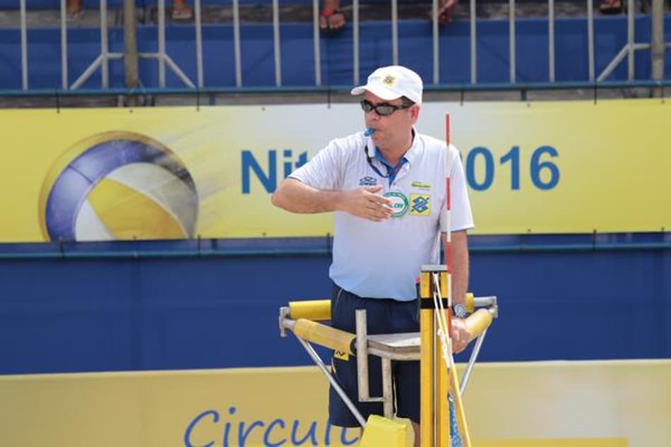 Elzir em ação na Etapa Open de Niterói (Foto: Paulo Frank/CBV)