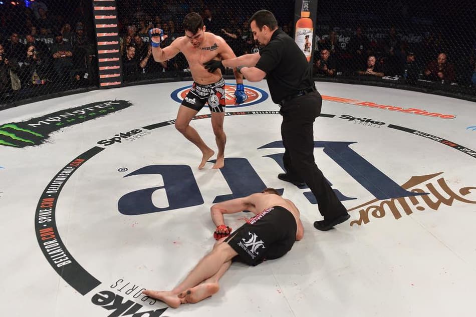 Brasileiro é destaque no Bellator com nocautaço em filho de lenda do UFC