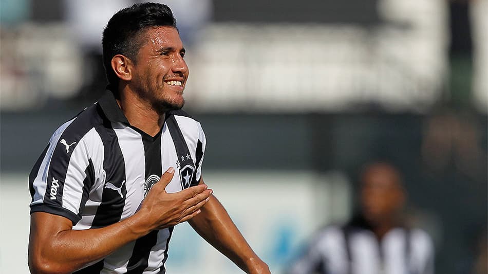 Opinião: ‘Vitória afasta a desconfiança, mas time ainda está longe do esperado por treinador’