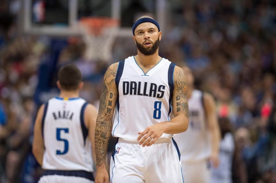 Deron Williams e Chandler Parsons deixam contratos com o Dallas Mavericks para serem agentes livres