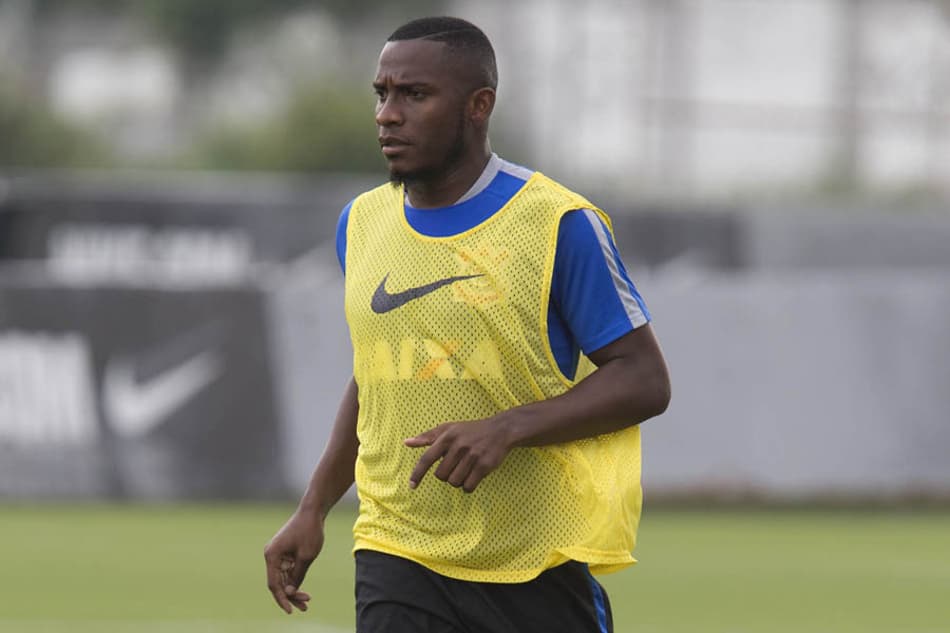 Com 24 jogadores emprestados, Cruzeiro fatura e reduz elenco