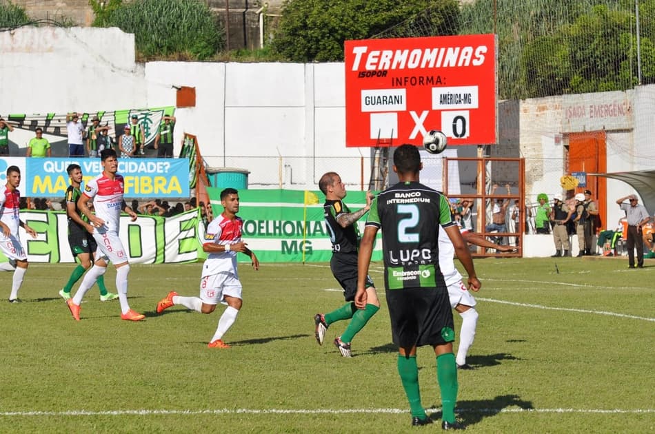 Torcedores tentam ‘evitar’ goleada, mas Guarani-MG não toma conhecimento do América-MG