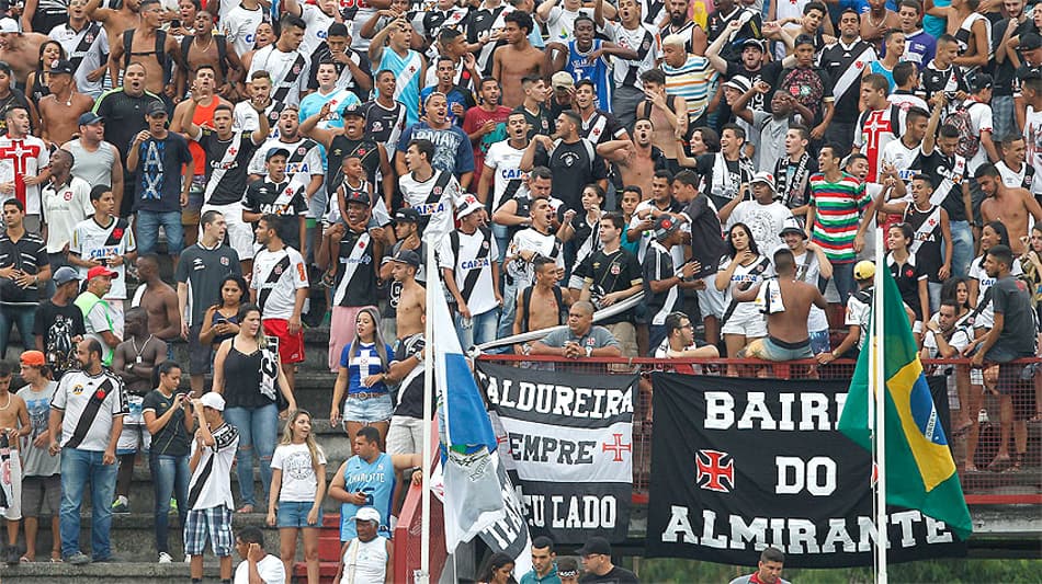 TEMPO REAL! Para embalar no Carioca, Vasco mede forças com o América