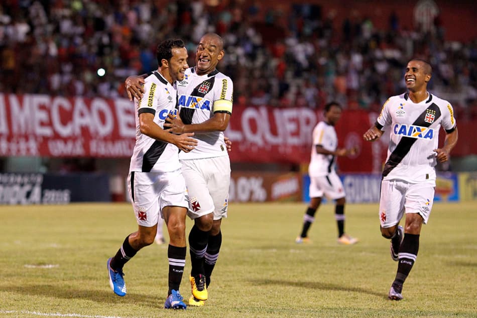 Números da Bola: Vascaínos dominam a Seleção das Estatísticas do Carioca