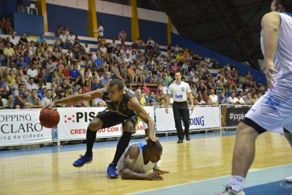 Rio Claro vence o Mogi e chega a três vitórias seguidas no NBB
