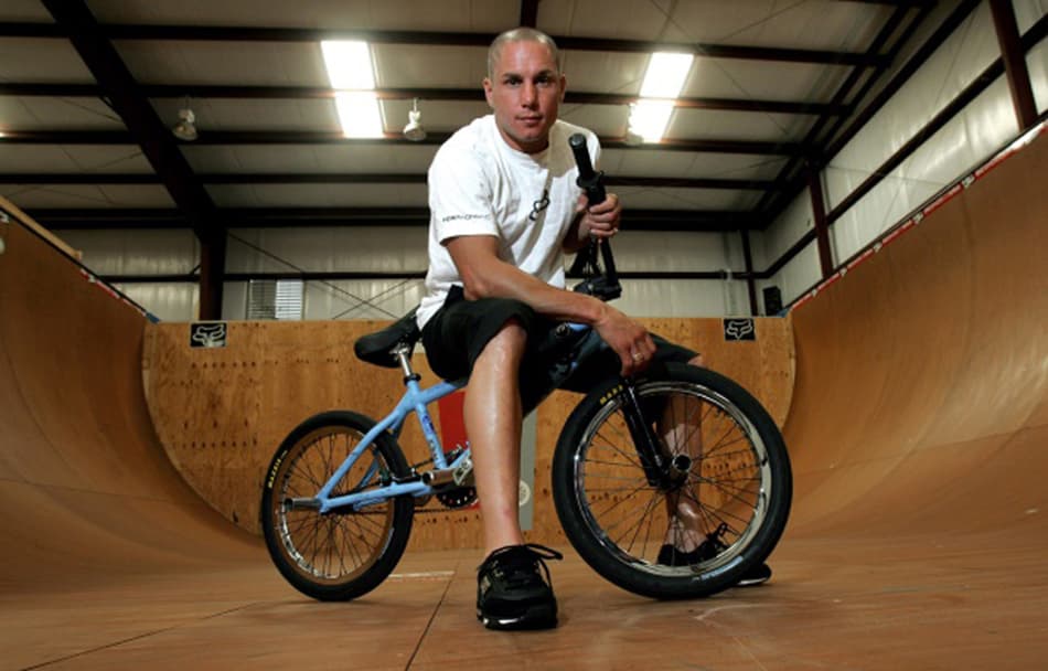 Astro do ciclismo BMX é encontrado morto com tiro na cabeça nos EUA