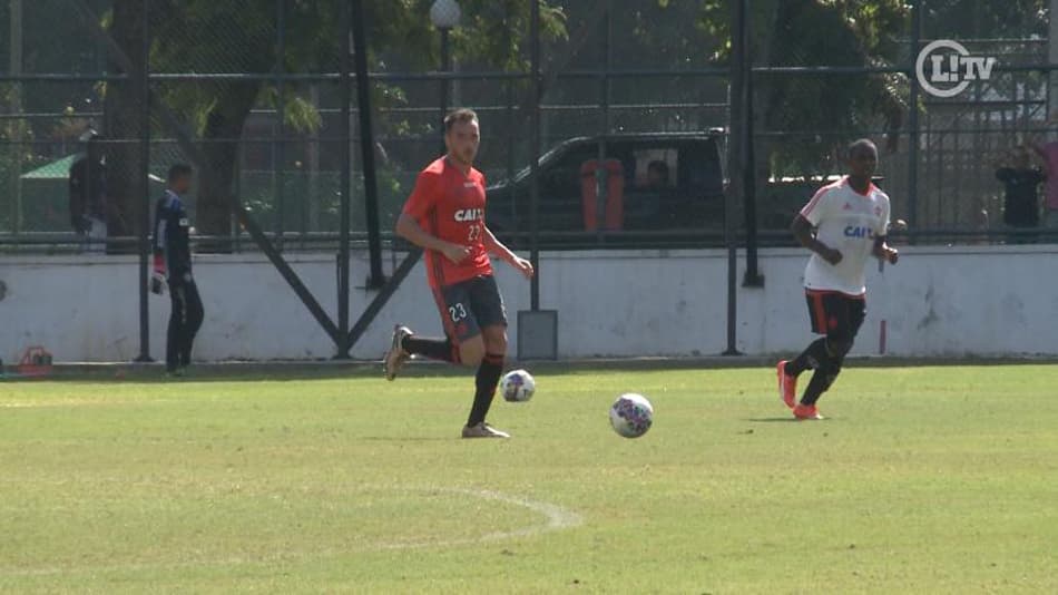 Mancuello e Gabriel se destacam em coletivo contra juniores