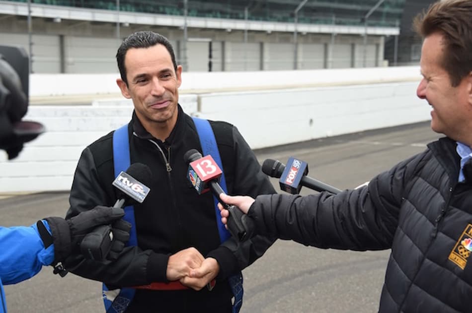 Helio Castroneves recebe homenagem em Indianapolis