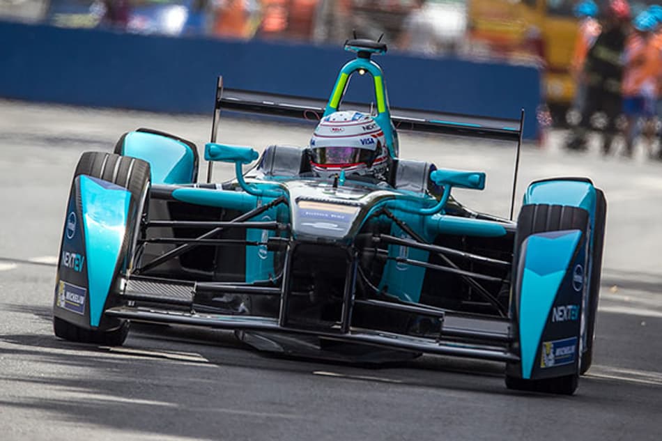 Safety Car mina a estratégia de Piquet Jr em Buenos Aires