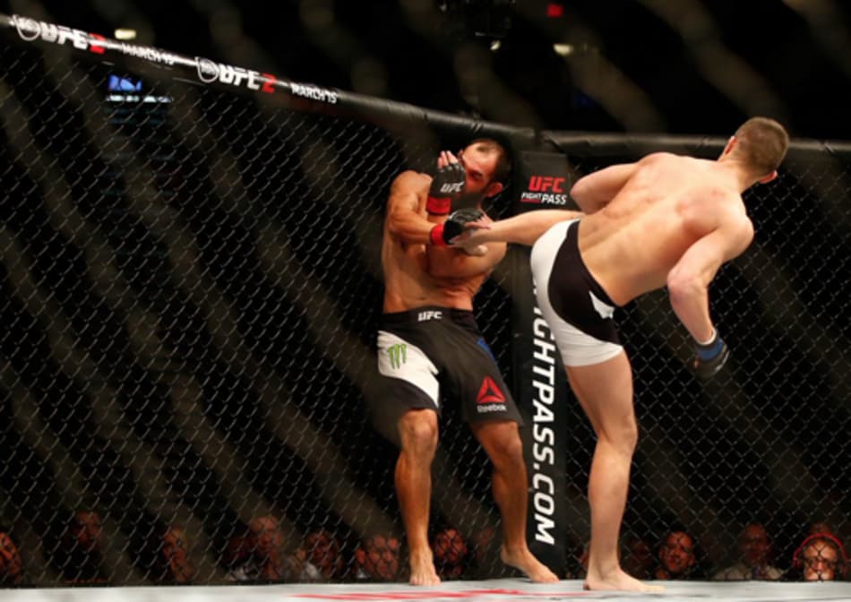 Reveja o nocaute espetacular de Thompson em Hendricks no UFC