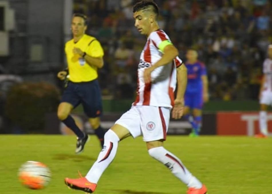 Em desvantagem, LaU recebe o River Plate-URU por vaga na Libertadores