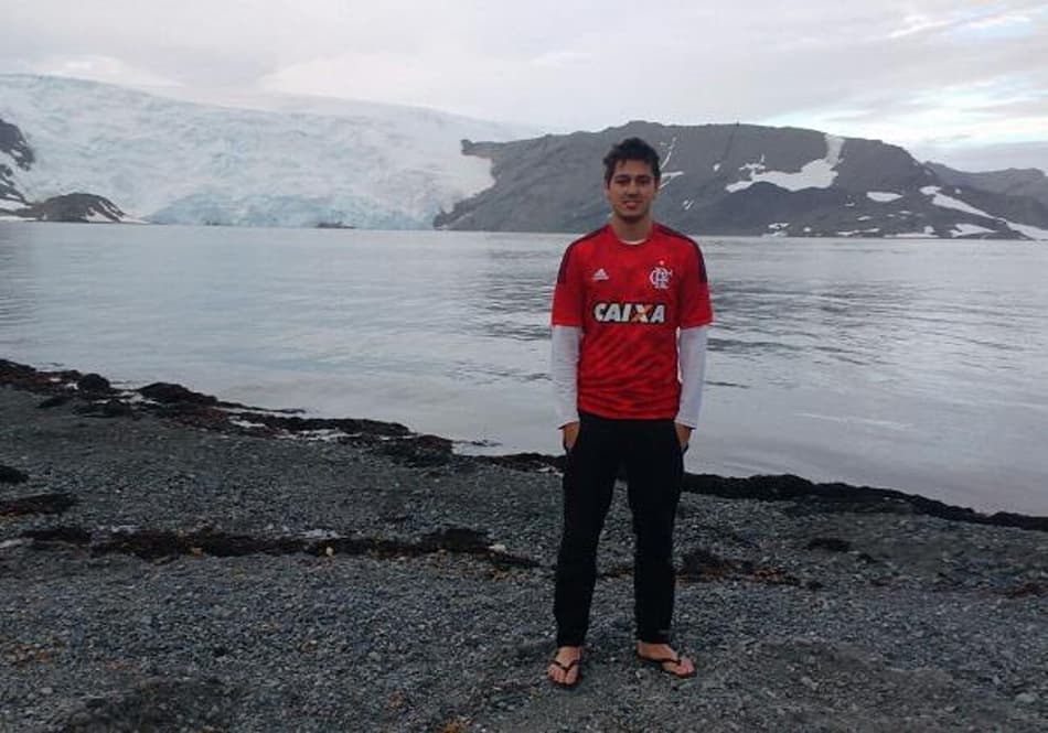 Paixão sem limites! Torcedor mostra seu amor pelo Fla na Antártida