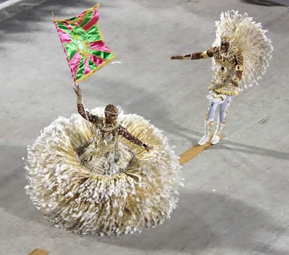 AO VIVO! Mangueira é campeã, e escolas que levaram o esporte para Sapucaí decepcionam