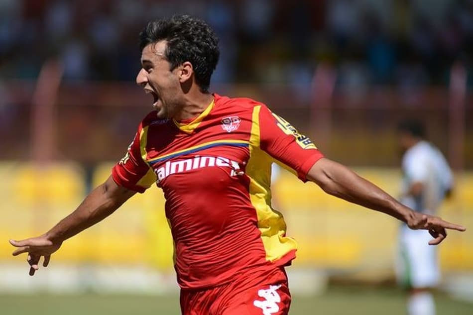 Com gol e homenagem ao filho, Camacho comemora boa fase