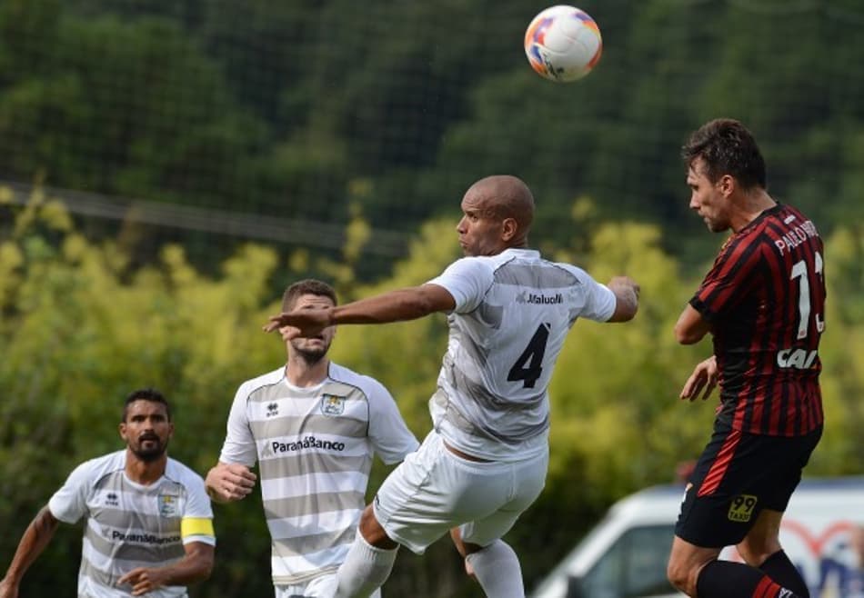 Atlético-PR reconhece a má jornada, principalmente do ataque