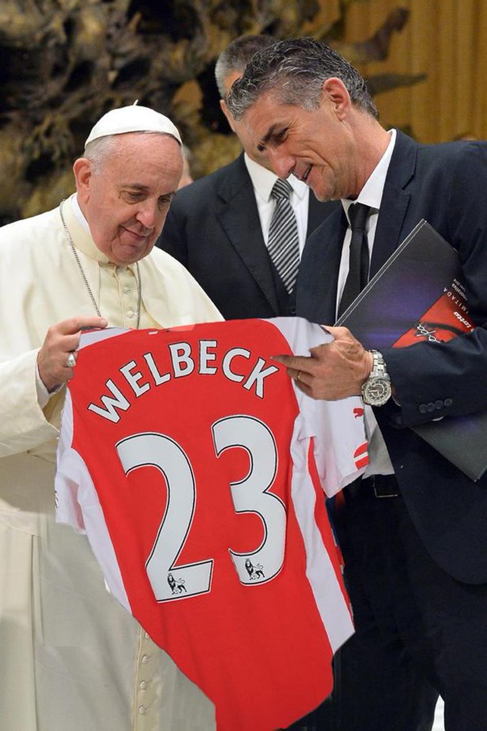 HUMOR: gol de Welbeck na vitória do Arsenal rende memes na web