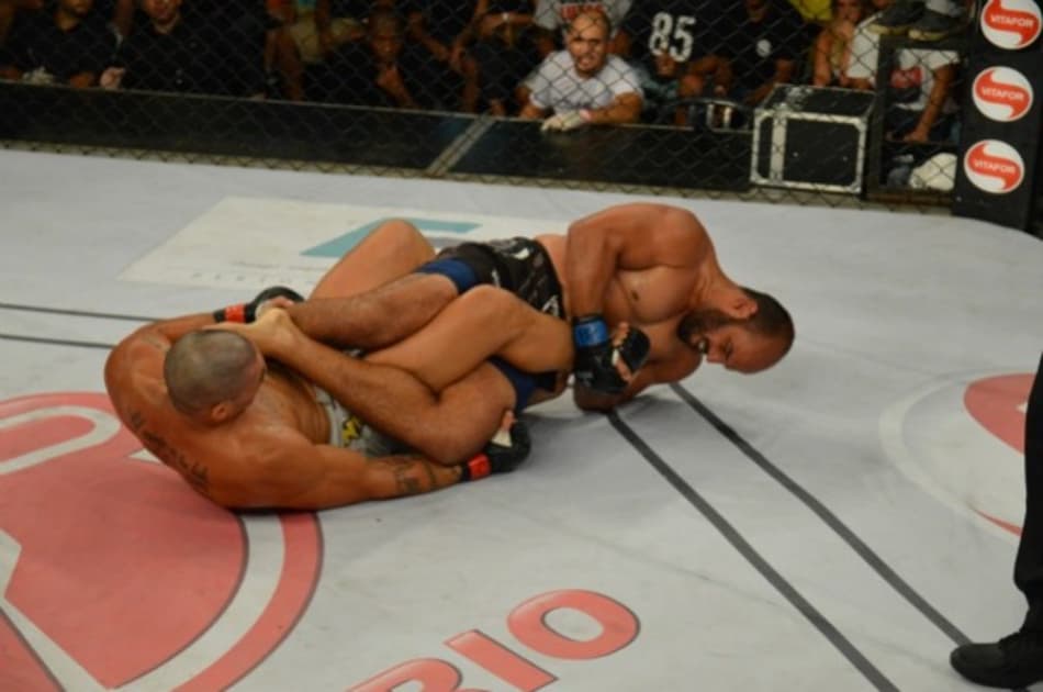 Shooto Brasil 61: Cassio Jacaré surpreende e finaliza Ronny Markes