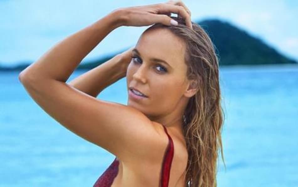 Fora de Campo! Tenista Carol Wozniacki posa só com corpo pintado à la Ronda Rousey