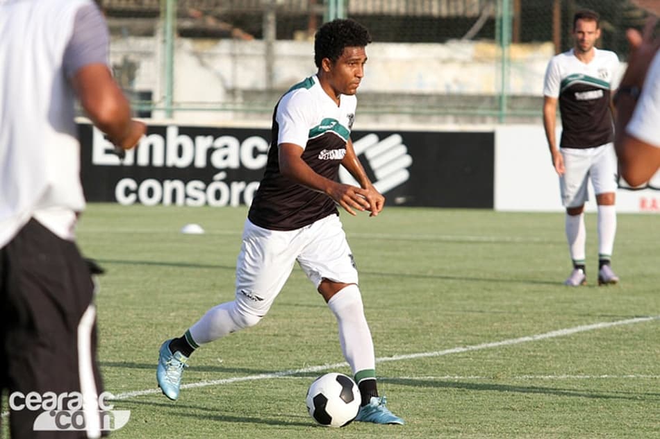 Volante do Ceará cobra recuperação após derrota para o Fortaleza