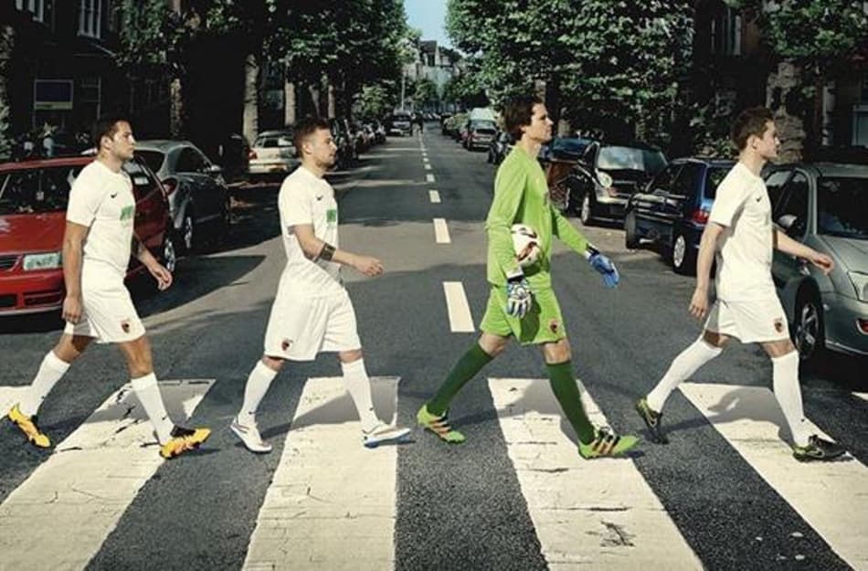 Augsburg imita foto dos Beatles para promover jogo contra o Liverpool