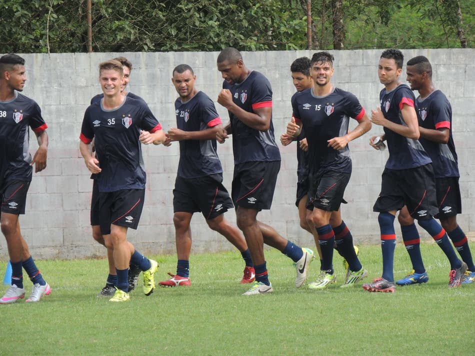 Zagueiro do Joinville foca em recuperação no Catarinense