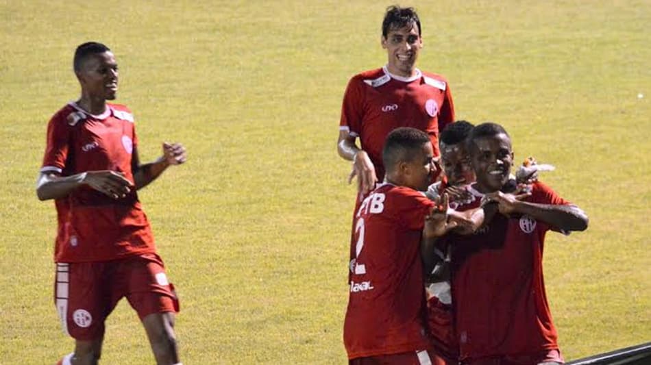 América vence o clássico bisavô de virada e entra no G4 do Grupo B do Campeonato Carioca