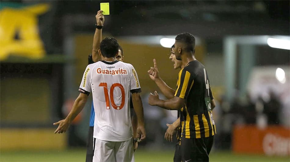 Nenê recebe terceiro cartão amarelo e está suspenso contra Friburguense
