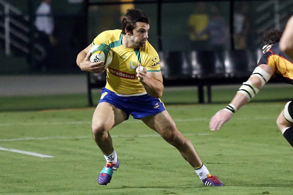 Após e-mail, brasileiro mostra potencial e fica perto da Rio-2016 no rúgbi