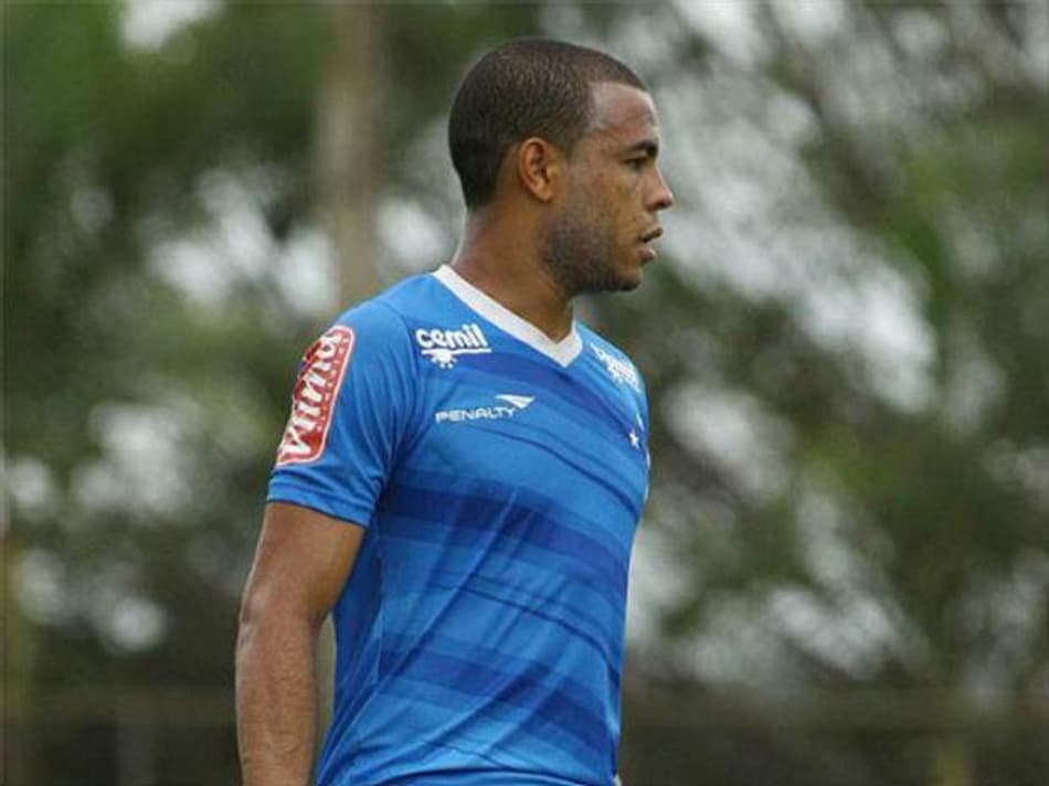 Mayke é a grande novidade na lista de Deivid para jogo do Cruzeiro