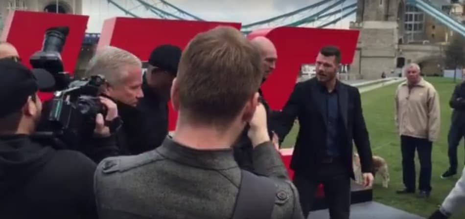 Bisping provoca, e Anderson Silva o deixa no vácuo em encarada pré-UFC